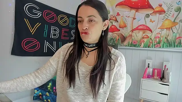 Snapshot of LovelyAzucena chatting on 28, 10, 2025 LovelyAzucena online show from 28, 10, 2025