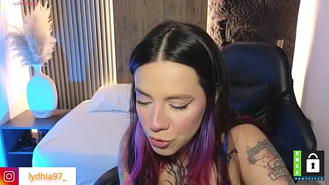 lydhia97  online show from 17, 1, 2025