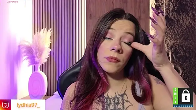 lydhia97  online show from 1, 2, 2025