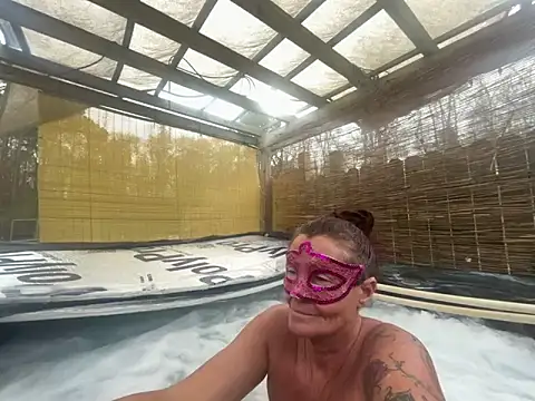 Snapshot of prainxxx22 chatting on 1, 12, 2025 prainxxx22 online show from 1, 12, 2025