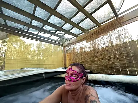 Snapshot of prainxxx22 chatting on 16, 12, 2025 prainxxx22 online show from 16, 12, 2025