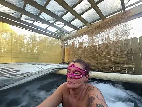 Snapshot of prainxxx22 chatting on 20, 12, 2025 prainxxx22 online show from 20, 12, 2025