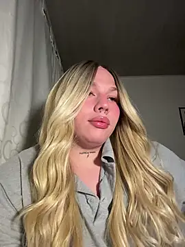 Snapshot of IsabellaFigueredo__ chatting on 3, 11, 2025 IsabellaFigueredo online show from 3, 11, 2025