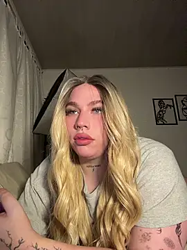 Snapshot of IsabellaFigueredo__ chatting on 4, 11, 2025 IsabellaFigueredo online show from 4, 11, 2025