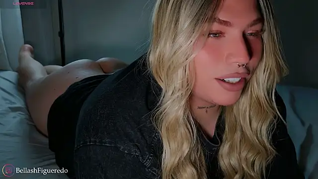 Snapshot of IsabellaFigueredo__ chatting on 16, 11, 2025 IsabellaFigueredo online show from 16, 11, 2025