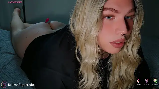 Snapshot of IsabellaFigueredo__ chatting on 18, 11, 2025 IsabellaFigueredo online show from 18, 11, 2025