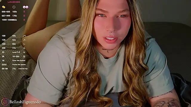 Snapshot of IsabellaFigueredo__ chatting on 17, 12, 2025 IsabellaFigueredo online show from 17, 12, 2025