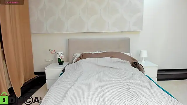 Donna Evans online show from 14, 11, 2025