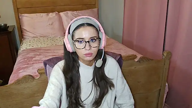 Snapshot of alisonfields chatting on 16, 1, 2026 alisonfields online show from 16, 1, 2026