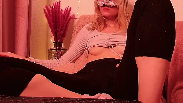 SecretAnni online show from 25, 12, 2024