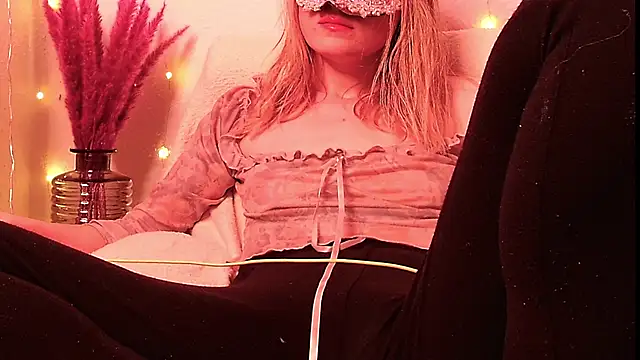 SecretAnni online show from 2, 1, 2025