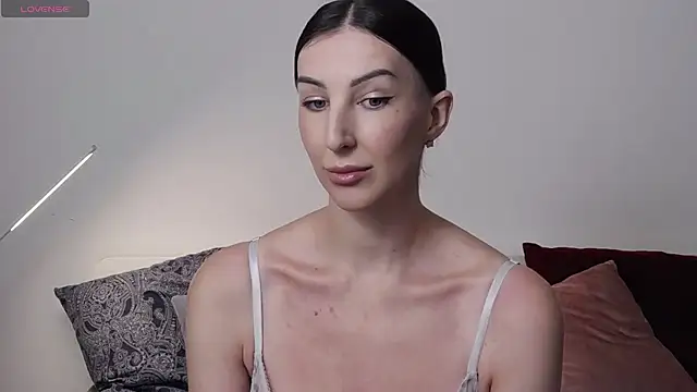 Snapshot of -Allure- chatting on 11, 11, 2025 -Allure- online show from 11, 11, 2025