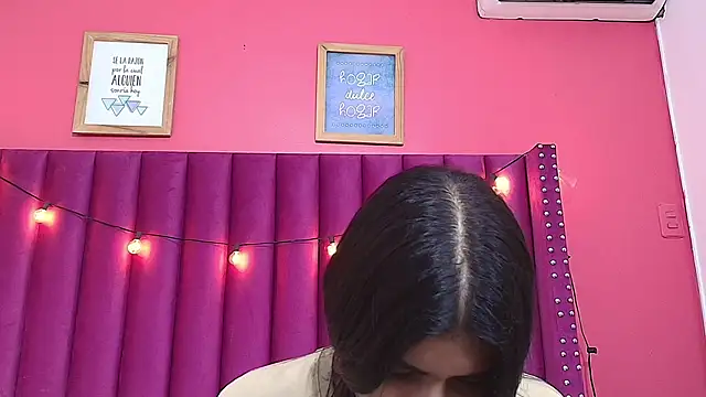 Snapshot of littlee_emilyy_ chatting on 23, 1, 2025 littlee emilyy  online show from 23, 1, 2025