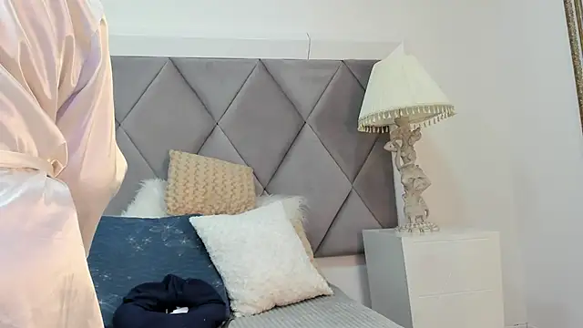 MiaMancini online show from 20, 11, 2025