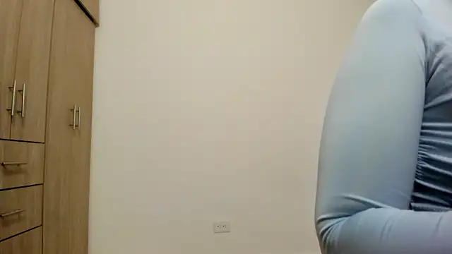 Snapshot of Hana_Zurah chatting on 3, 12, 2025 Hana Zurah online show from 3, 12, 2025