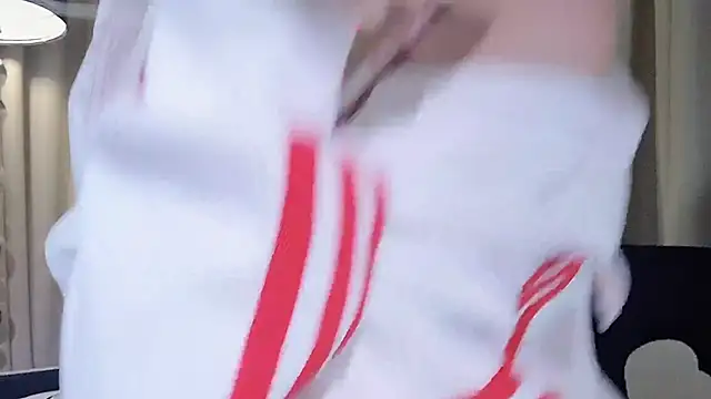 Snapshot of lvy-w chatting on 5, 3, 2025 lvy-w online show from 5, 3, 2025