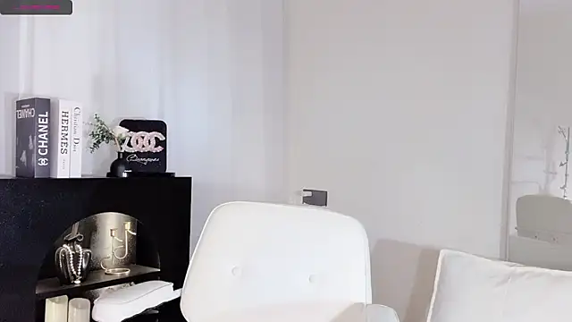 Snapshot of lvy-w chatting on 10, 11, 2025 lvy-w online show from 10, 11, 2025