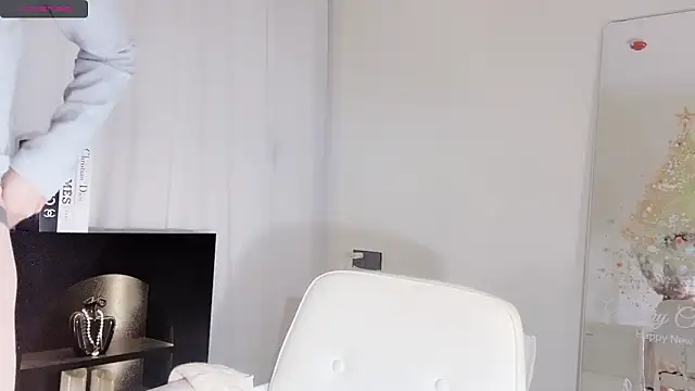 Snapshot of lvy-w chatting on 15, 12, 2025 lvy-w online show from 15, 12, 2025