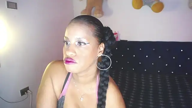 pamela guzmaan online show from 6, 11, 2025