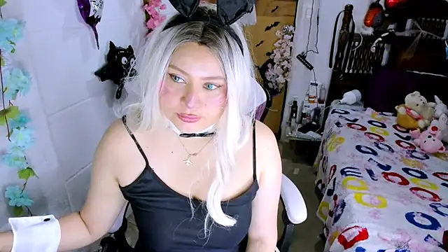 Snapshot of SofiaOlivares chatting on 24, 10, 2025 SofiaOlivares online show from 24, 10, 2025