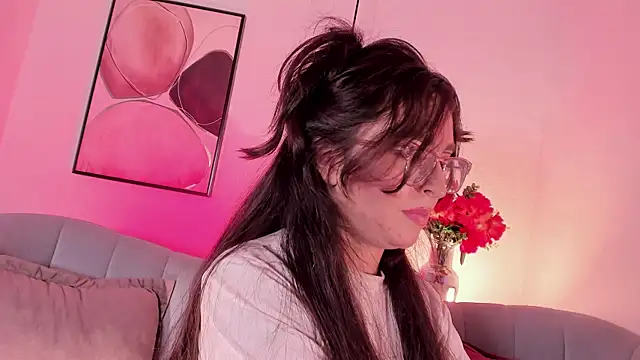 Snapshot of Eva_Macalliter chatting on 27, 3, 2026 Eva Macalliter online show from 27, 3, 2026