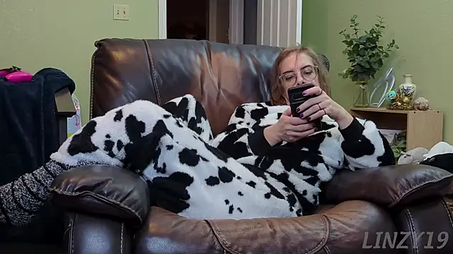 Linzy 19 online show from 12, 1, 2025