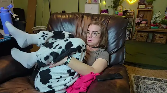 Linzy 19 online show from 31, 1, 2025