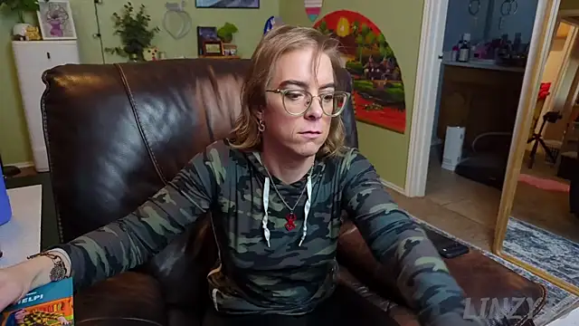 Linzy 19 online show from 1, 2, 2025