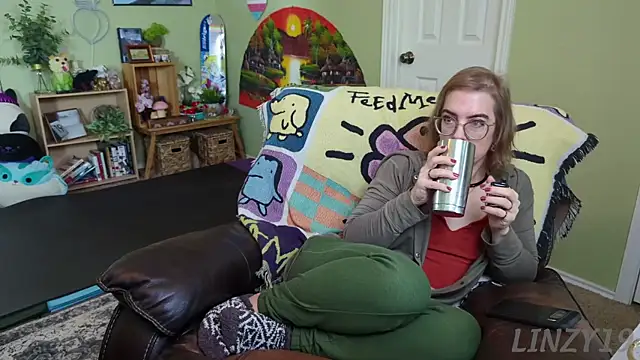 Linzy 19 online show from 13, 2, 2025