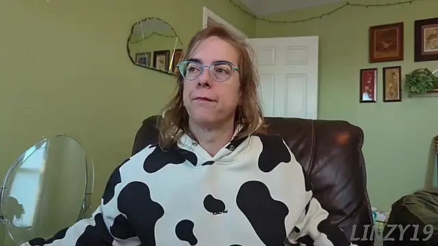 Linzy 19 online show from 5, 11, 2025