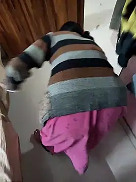 COUPLLE VILLAGE online show from 26, 11, 2025