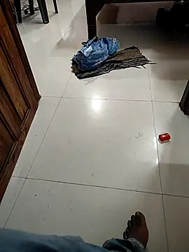 COUPLLE VILLAGE online show from 4, 12, 2025