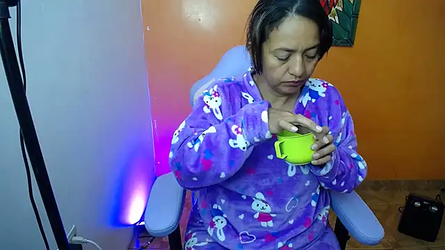 daleska ayala 1 online show from 9, 1, 2025