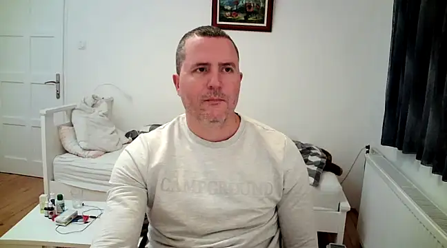 hornysexylips online show from 4, 1, 2025