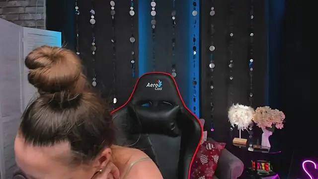 SarahCoksss online show from 4, 12, 2025