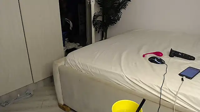 Snapshot of CurvyGlass chatting on 30, 10, 2025 CurvyGlass online show from 30, 10, 2025