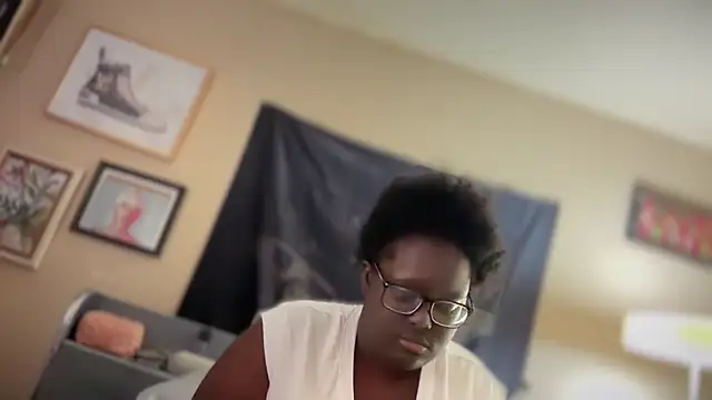 Yagurl  west online show from 26, 1, 2025