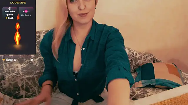 Snapshot of ElysonLang chatting on 9, 1, 2025 ElysonLang online show from 9, 1, 2025