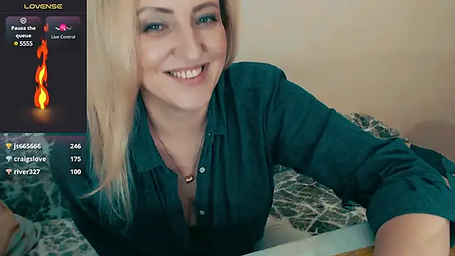 Snapshot of ElysonLang chatting on 13, 1, 2025 ElysonLang online show from 13, 1, 2025