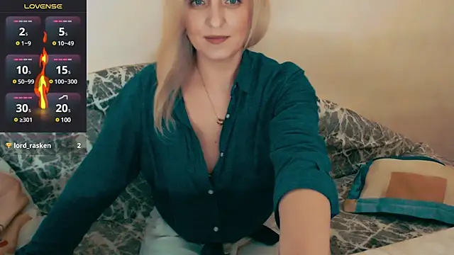 Snapshot of ElysonLang chatting on 9, 2, 2025 ElysonLang online show from 9, 2, 2025