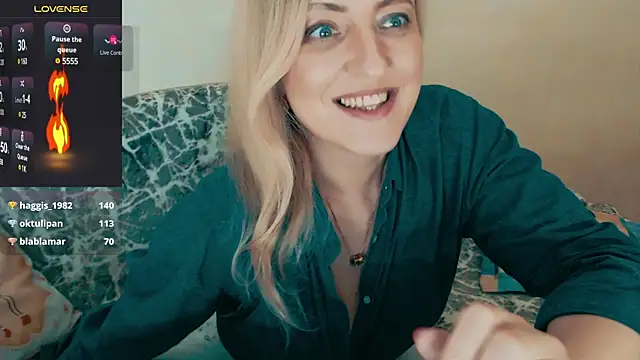 Snapshot of ElysonLang chatting on 9, 2, 2025 ElysonLang online show from 9, 2, 2025