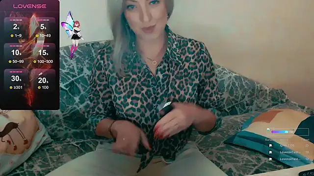 Snapshot of ElysonLang chatting on 2, 10, 2025 ElysonLang online show from 2, 10, 2025