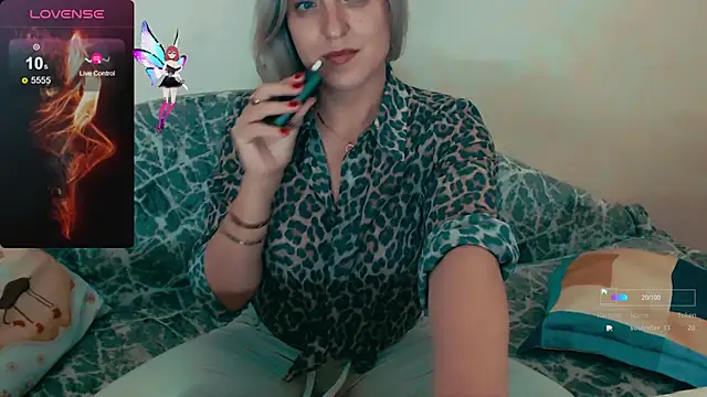 Snapshot of ElysonLang chatting on 3, 10, 2025 ElysonLang online show from 3, 10, 2025