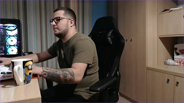 bigpuff hott online show from 28, 10, 2025