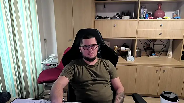 bigpuff hott online show from 18, 11, 2025