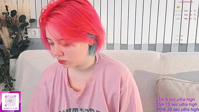   KawaiiYuki   online show from 15, 11, 2025