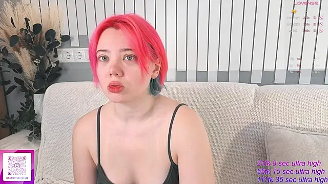   KawaiiYuki   online show from 17, 11, 2025