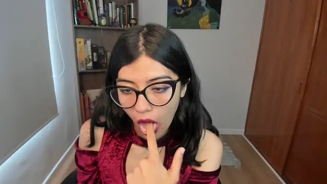 valerie  skyy online show from 15, 12, 2025