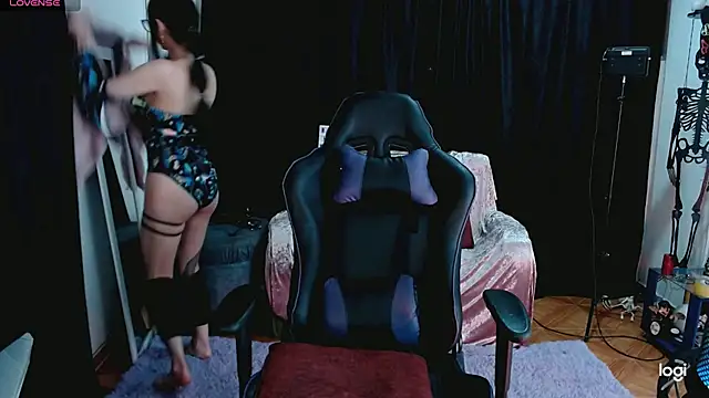 Kizzuky online show from 10, 9, 2025