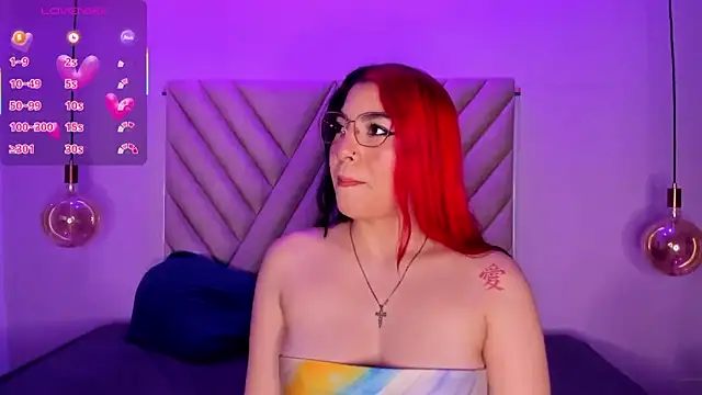 EmmaSwift  online show from 13, 10, 2025